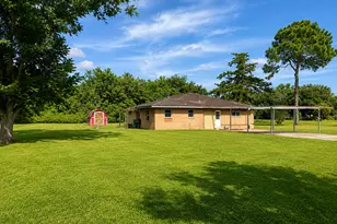 702 E Dallas St, Fresno, TX 77545 - Photo 6