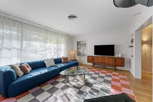 2052 Addison Rd, Houston, TX 77030 - Photo 2