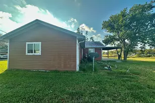 1414 Angle Rd, Angleton, TX 77515 - Photo 2