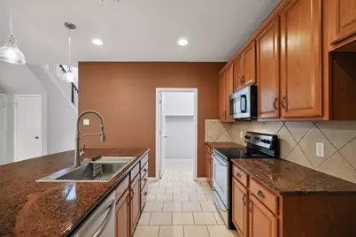 50 N Spinning Wheel Circle, The Woodlands, TX 77382 - Photo 10