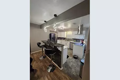 105 S Ringgold Street, West Columbia, TX 77486 - Photo 2