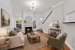 2215 Stanford St, Houston, TX 77006 - Photo 2