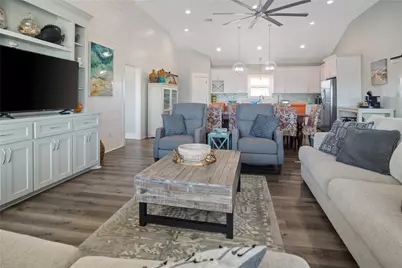 940 Raymond, Crystal Beach, TX 77650 - Photo 16