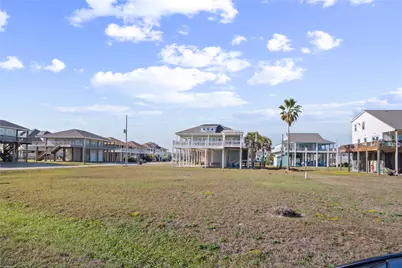 940 Raymond, Crystal Beach, TX 77650 - Photo 42