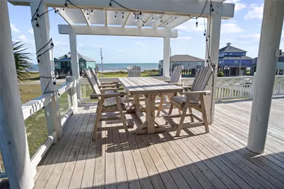 940 Raymond, Crystal Beach, TX 77650 - Photo 2