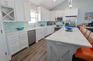 940 Raymond, Crystal Beach, TX 77650 - Photo 10