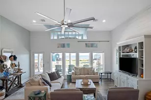 940 Raymond, Crystal Beach, TX 77650 - Photo 18