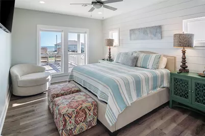 940 Raymond, Crystal Beach, TX 77650 - Photo 28