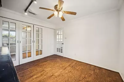 20 Town Oaks Place, Bellaire, TX 77401 - Photo 36