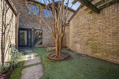 20 Town Oaks Place, Bellaire, TX 77401 - Photo 4