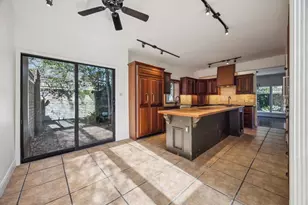 20 Town Oaks Pl, Bellaire, TX 77401 - Photo 24