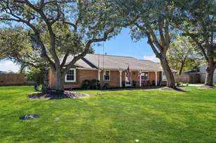1907 Dellore Ln, League City, TX 77573 - Photo 38