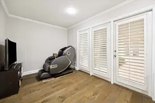 242 Vanderpool Ln, Houston, TX 77024 - Photo 22