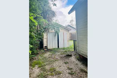 305 N Bryan Street, Houston, TX 77011 - Photo 8