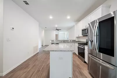 10429 Pineland Drive, Conroe, TX 77378 - Photo 6