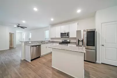 10429 Pineland Drive, Conroe, TX 77378 - Photo 2