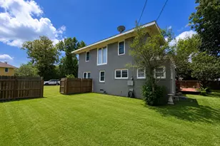 719 N Resident St, Wharton, TX 77488 - Photo 34