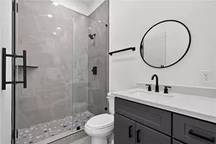 4822 Creekmont Dr, Houston, TX 77091 - Photo 10