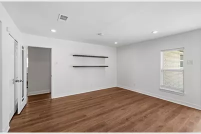 10151 Brinwood Drive, Houston, TX 77043 - Photo 10