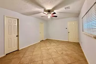 9019 Autumnsong Dr, Houston, TX 77064 - Photo 10