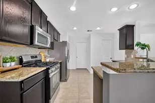 11803 Red Hummingbird Dr, Houston, TX 77047 - Photo 4