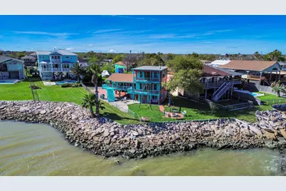 1121 6th Street, San Leon, TX 77539 - Photo 1