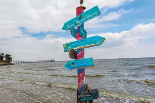 1121 6th St, San Leon, TX 77539 - Photo 48