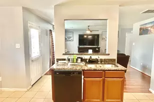 2522 Tracy Ln, Highlands, TX 77562 - Photo 16