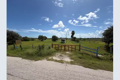 12123 Ostermeyer Road, Galveston, TX 77554 - Photo 4