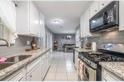 2409 Raspberry Lane, Pasadena, TX 77502 - Photo 10