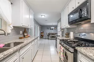 2409 Raspberry Ln, Pasadena, TX 77502 - Photo 10