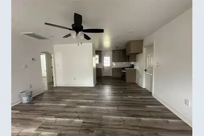 524 Magnolia Street, Lake Jackson, TX 77566 - Photo 2