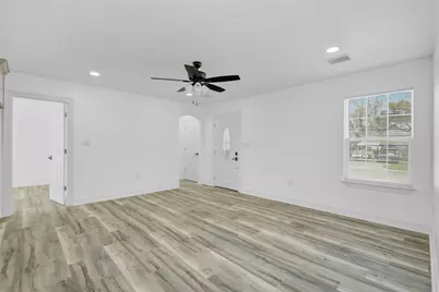 524 Magnolia Street, Lake Jackson, TX 77566 - Photo 8