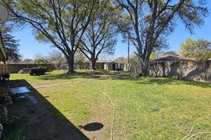 7422 Yellow Pine Dr, Houston, TX 77040 - Photo 2