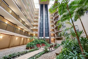 661 Bering Dr, Houston, TX 77057 - Photo 4