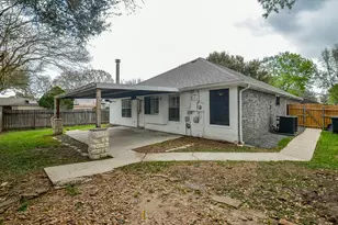 2902 Silent Dr, Sugar Land, TX 77498 - Photo 20