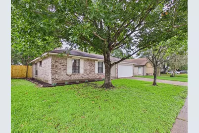 4922 Creekview Drive, La Porte, TX 77571 - Photo 2