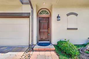 8810 Lakeshore Bend Dr, Houston, TX 77080 - Photo 4