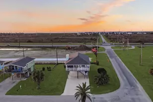 12902 John Reynolds Rd, Galveston, TX 77554 - Photo 22