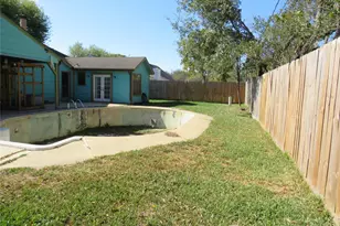 1112 N Heron Dr, Seabrook, TX 77586 - Photo 16