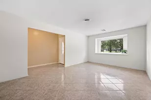 9766 Cedardale Dr, Houston, TX 77055 - Photo 6
