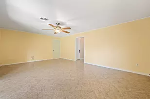 9766 Cedardale Dr, Houston, TX 77055 - Photo 18