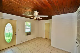 1807 Bell St, Dayton, TX 77535 - Photo 4