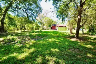 1807 Bell St, Dayton, TX 77535 - Photo 28