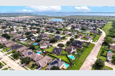 607 29th Avenue N, Texas City, TX 77590 - Photo 6