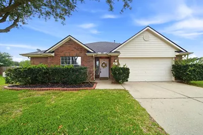 607 29th Avenue N, Texas City, TX 77590 - Photo 1
