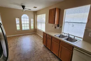 5443 Evergreen Canyon Rd, Houston, TX 77066 - Photo 10