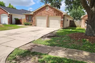 5443 Evergreen Canyon Rd, Houston, TX 77066 - Photo 2