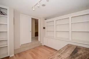 130 Sugar Berry Cir, Houston, TX 77024 - Photo 12