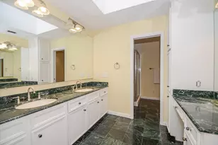 130 Sugar Berry Cir, Houston, TX 77024 - Photo 20